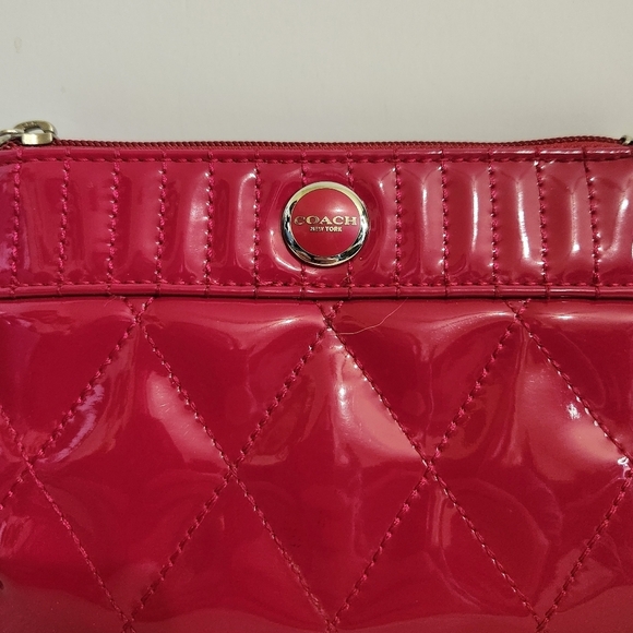 Coach Raspberry Pink Diamond Quilted Patent Leather Wallet Clutch Wristlet - Picture 3 of 9